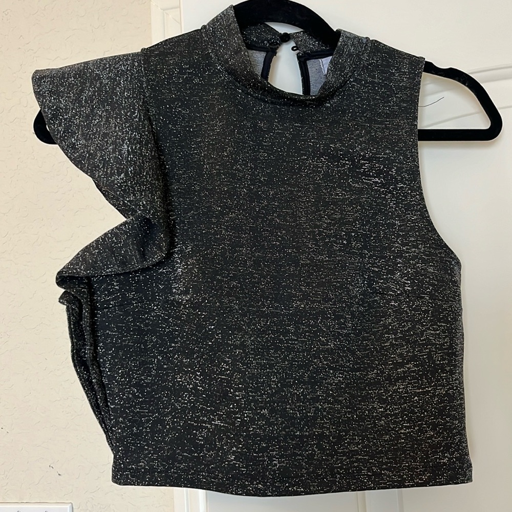 Boutique Top/ ruffle